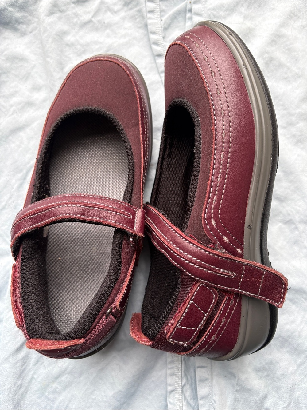 Orthofeet red leather flats, size 5 - Picture 2 of 6